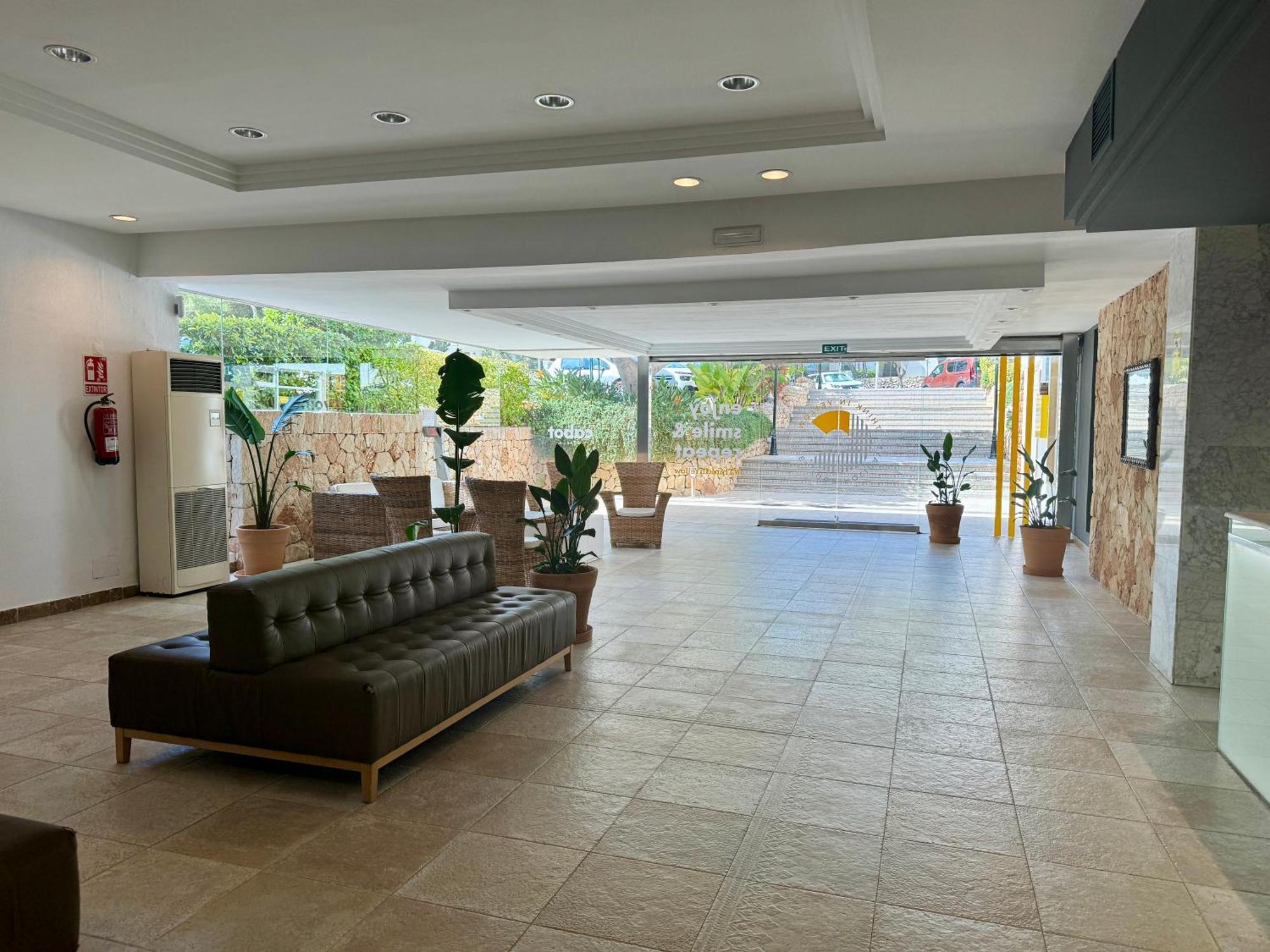 Hotel Cabot Cala Ferrera 3*